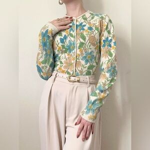 Vintage 1950s Colorful Pastel Floral Print Soft Dainty Cardigan Sweater